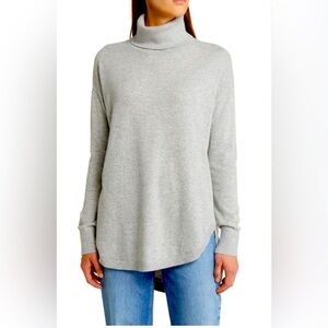 Treasure & Bond Sweater, Grey Heather, Size M. Excellent pre-owned condition!